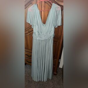 David’s Bridal - Sage Green Bridesmaid Dress - Size 20